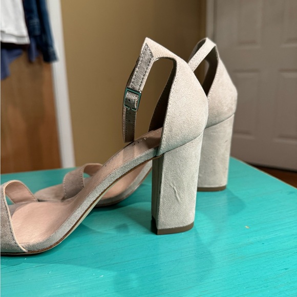 Madden Girl Beella Ankle Strap Faux Leather Chunky Heels Sandal 8 Taupe - Picture 8 of 9